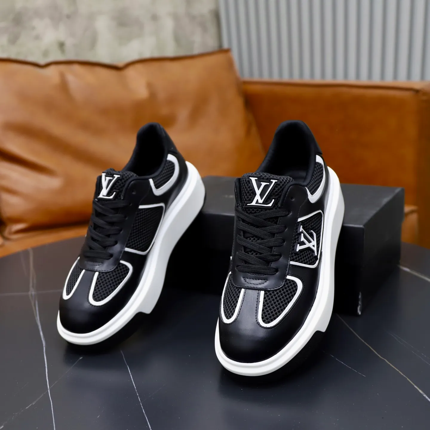 Ex-factory price: 442💰🙅‍♂️🙅‍♂️🙅‍♂️ Brand: LV Louis Vuitton Standard code: 38-44 (45 customized) Level: Same as the official website Material: Original cowhide stitching surface Comfortable and breathable lining Lightweight wear-resistant outsole Style category: Men's fashionable casual shoes Running sneakers Distinguished luxury brand elements Top luxury Color: actual picture color